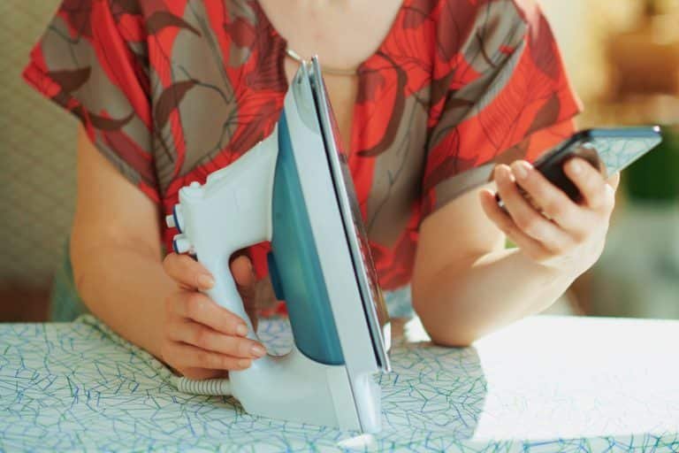 How to Clean Your Iron