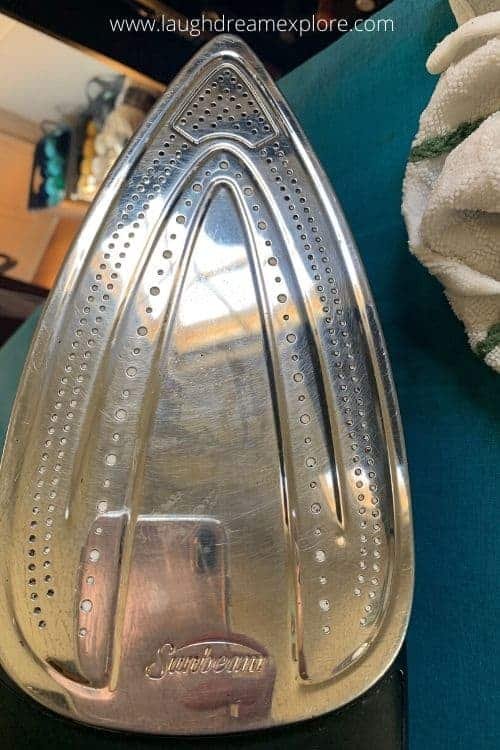 how to clean an iron