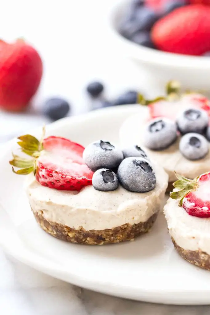 Recipe for vegan frozen berry tarts