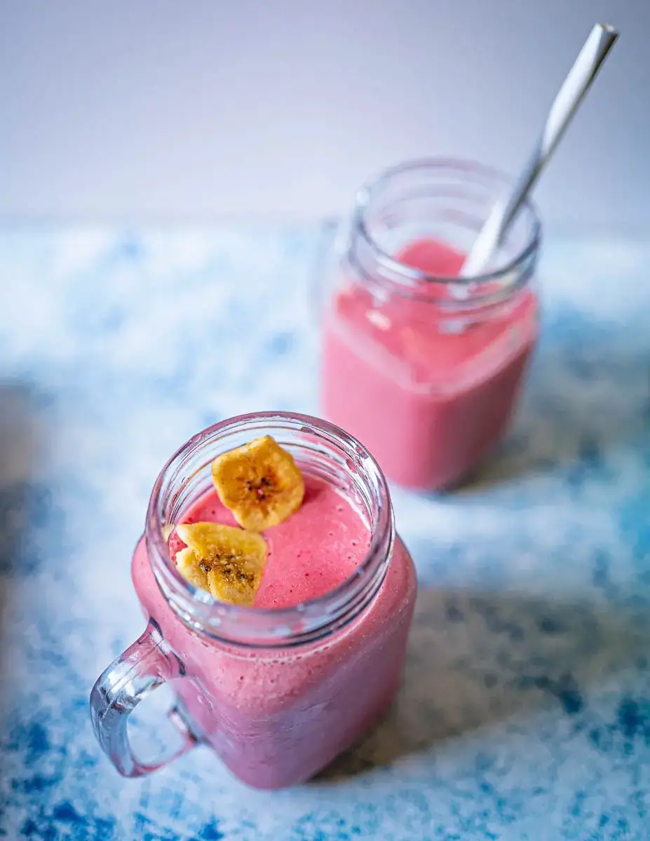 vegan cantaloupe strawberry smoothie