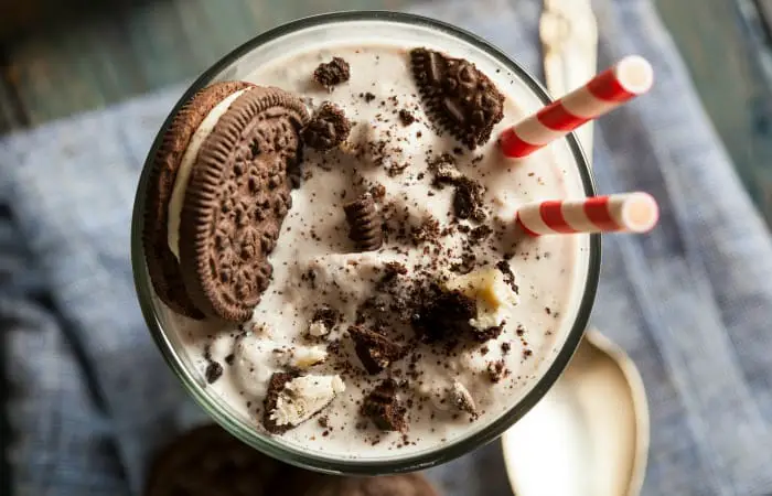 vegan oreo milkshake