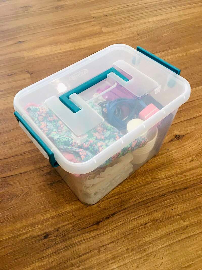 plastic tote box 