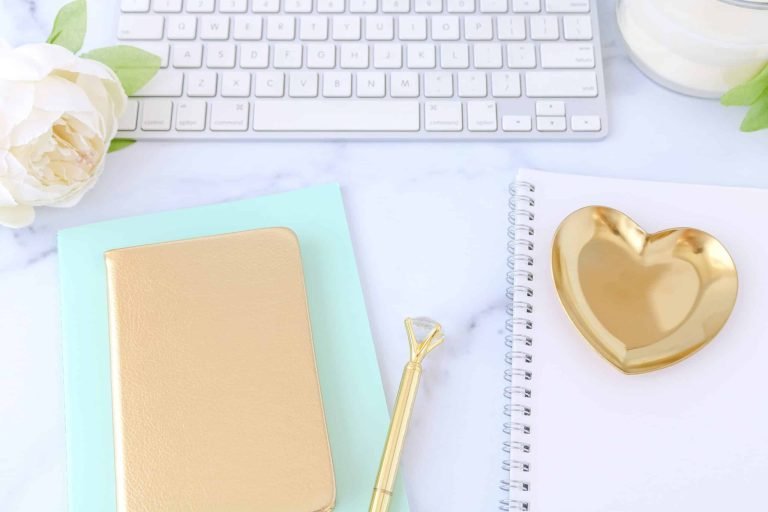 best feminine Wordpress themes for entrepreneurs and boss babe bloggers