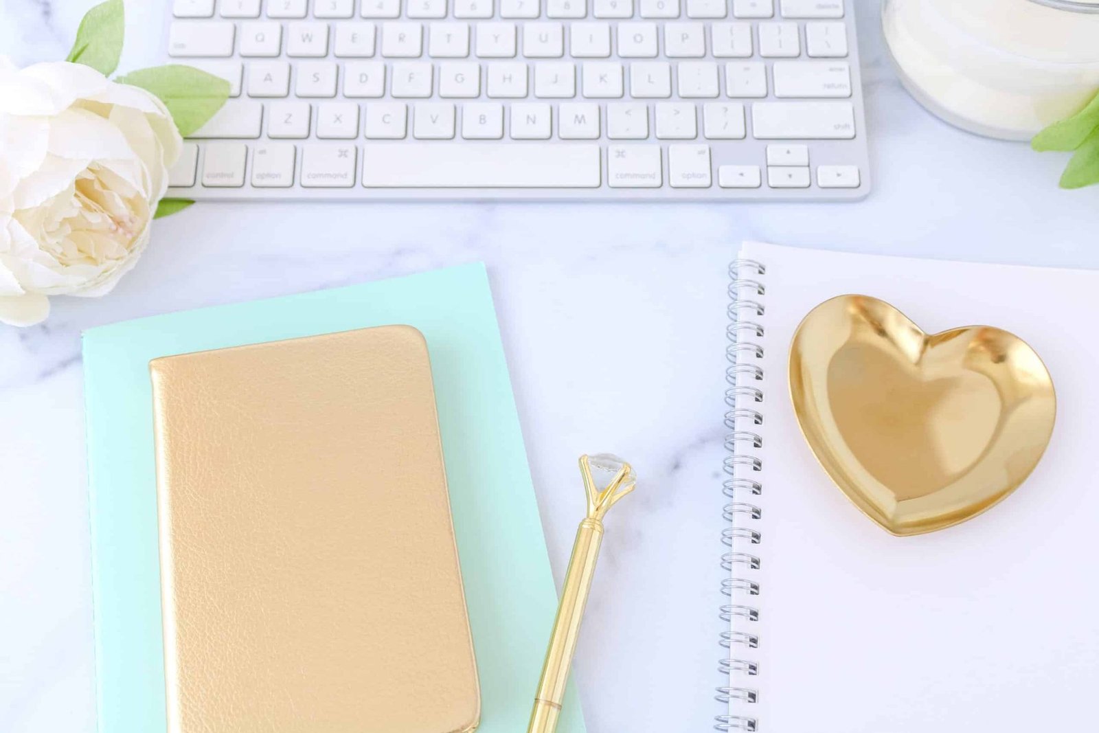 best feminine Wordpress themes for entrepreneurs and boss babe bloggers