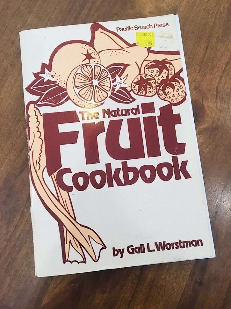 "The fruit cookbook" Recipes for rhubarb sauce