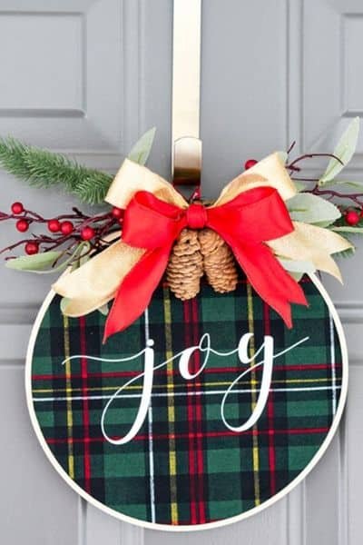 EMBROIDERY HOOP CHRISTMAS WREATH