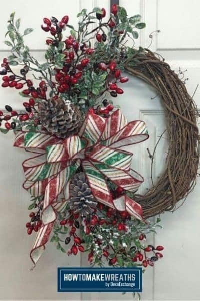 CHRISTMAS GRAPEVINE WREATH