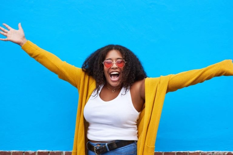 10 Best Blog About Me Examples + Tips To Write A Killer ‘About Me’ Page