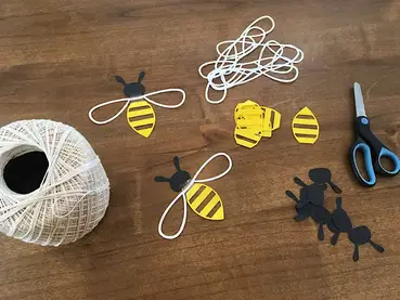 DIY Honey Bee Garland Decoration