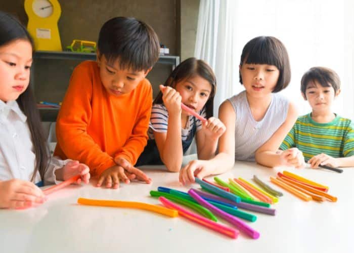 Artistic play-dough set