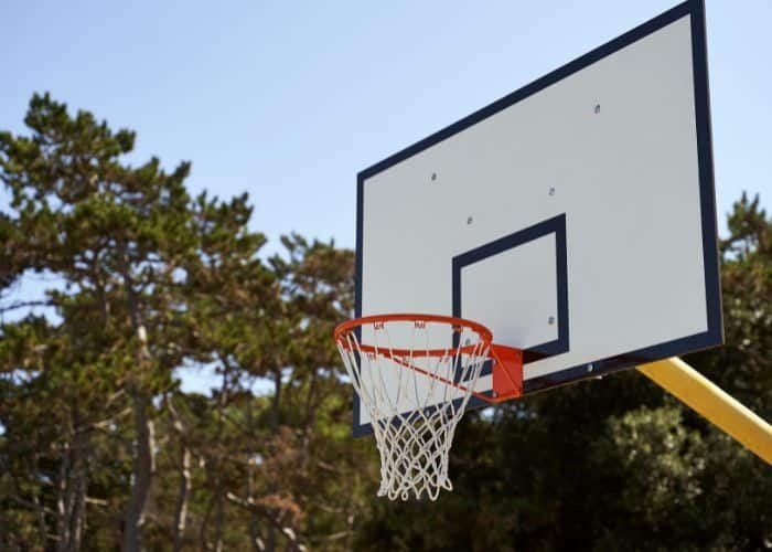 Outdoor basketball hoop
