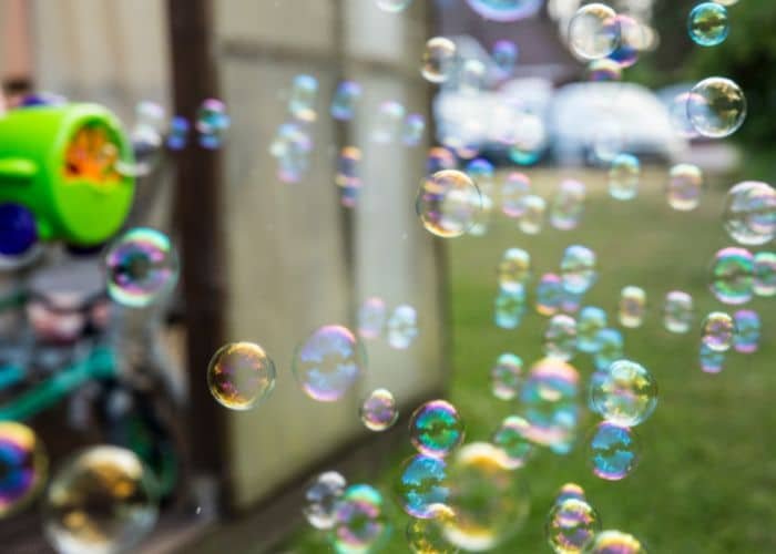 Outdoor bubble machine