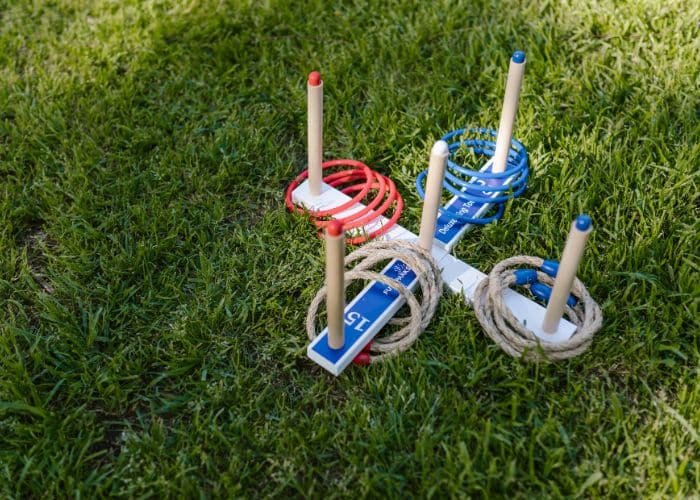 Outdoor ring toss game
