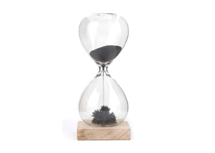magnetic hour glass toy